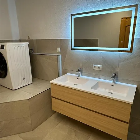 Deluxe Bader דירה